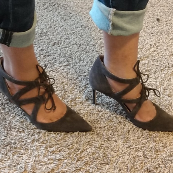 Manolo Blahnik Asaki Pump - Picture 9 of 11